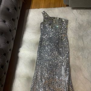 Beautiful silver dress size 10